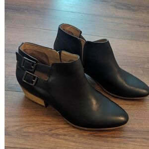 Clarks Spye Ankle Booties‎ Black Leather Buckle Accents Low Heel Comfortable